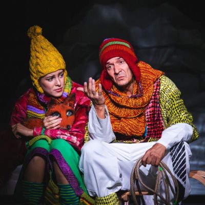 2025 11 28 liska s duhovymi ocami