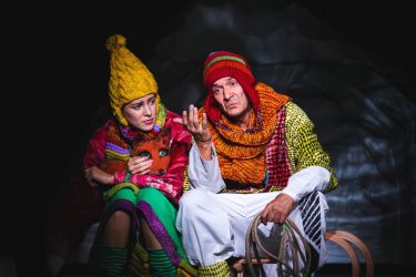 2025 11 28 liska s duhovymi ocami