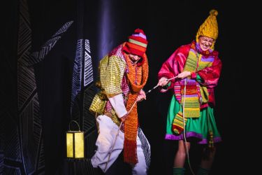 2025 11 28 liska s duhovymi ocami