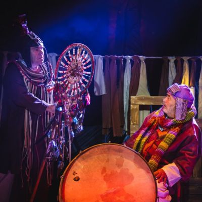 2025 11 28 liska s duhovymi ocami