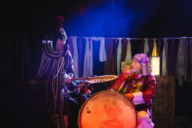 2025 28 liska s duhovymi ocami