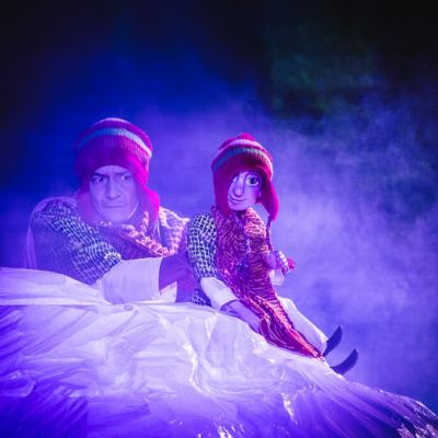 2025 11 28 liska s duhovymi ocami