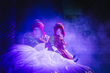 2025 11 28 liska s duhovymi ocami