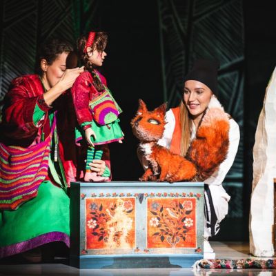 2025 11 28 liska s duhovymi ocami