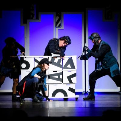 velka tovaren na slova