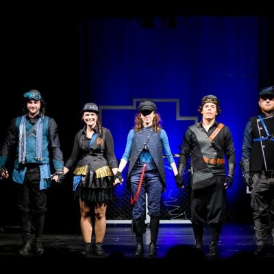 velka tovaren na slova